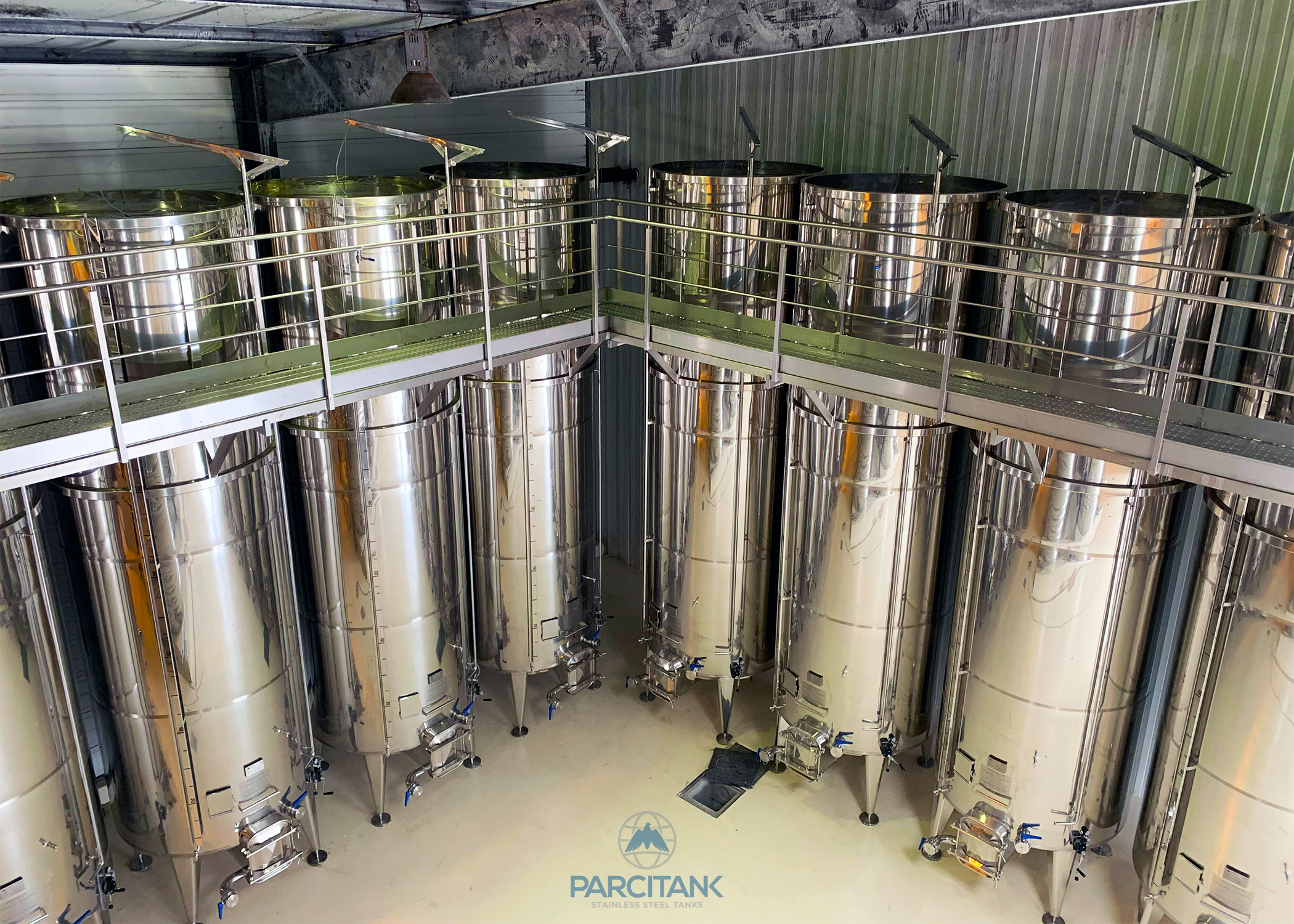 Stainless steel tanks "Floating lid"