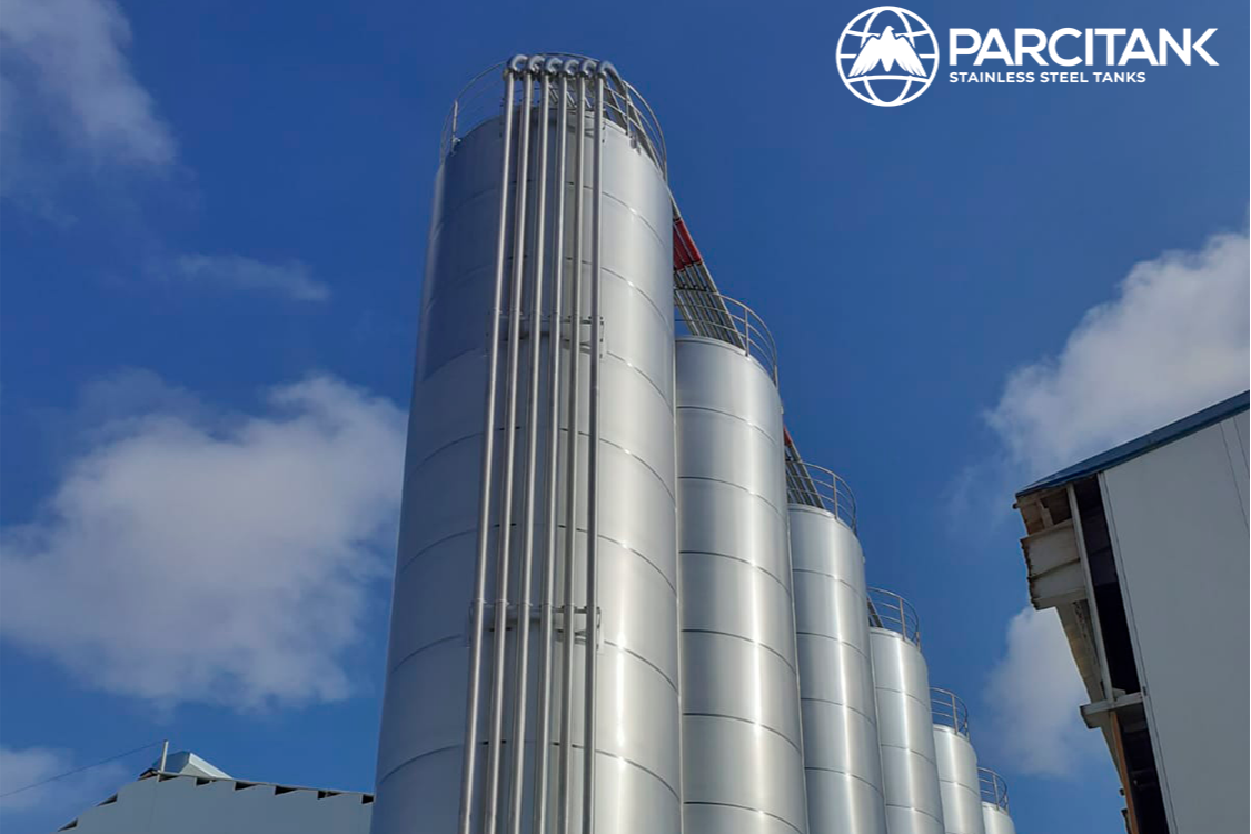 Descubre la excelencia en almacenamiento con los silos de PARCITANK, S.A.