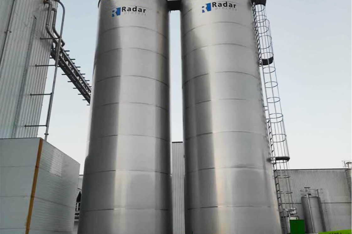 Parcitank suministra dos silos isotérmicos de acero inoxidable para harina a Radar Process