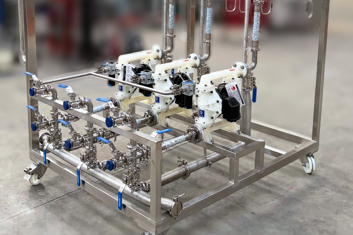 Skid de bombeo y distribución a medida: integración de procesos en acero inoxidable