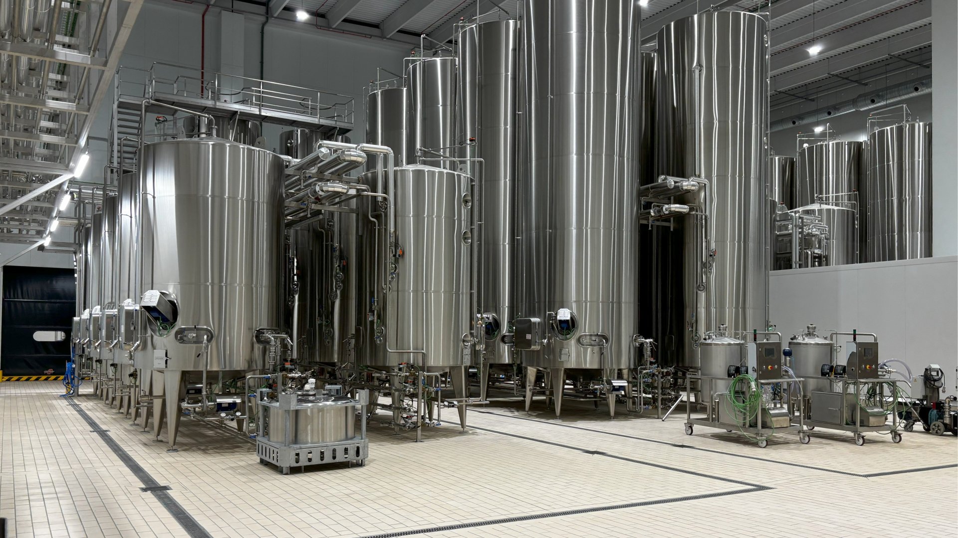 Integral Project for a Sparkling Wine Cellar: Innovation and Quality by Parcitank