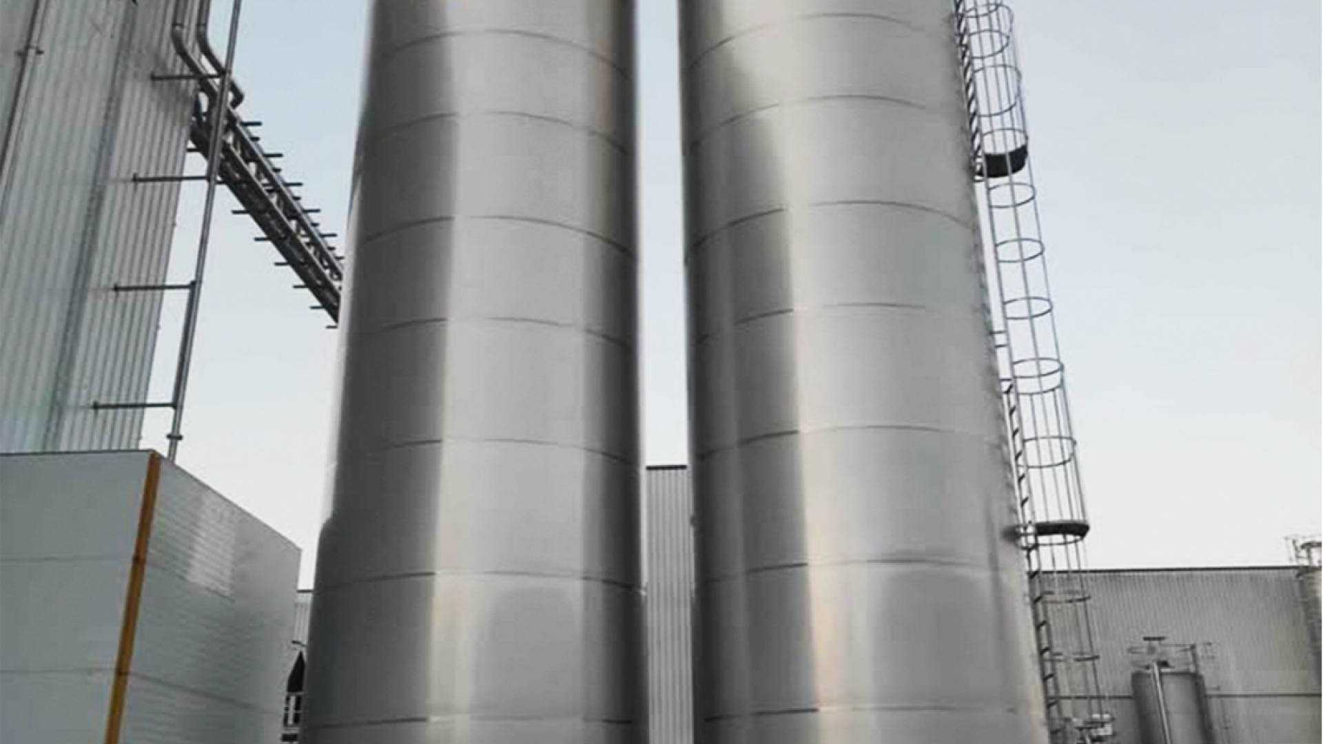 Parcitank supplies two isothermal stainless steel flour silos to Radar Process
