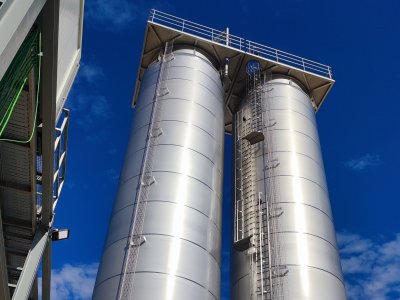 Stainless steel silos for industrial storage: why choose Parcitank